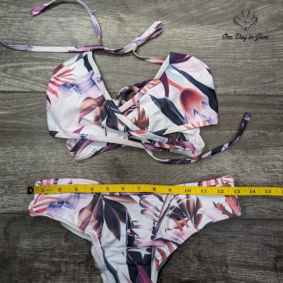 Gakau Criss Cross Lace Up Back Bikini Swimsuit Size S - Picture 2 of 3